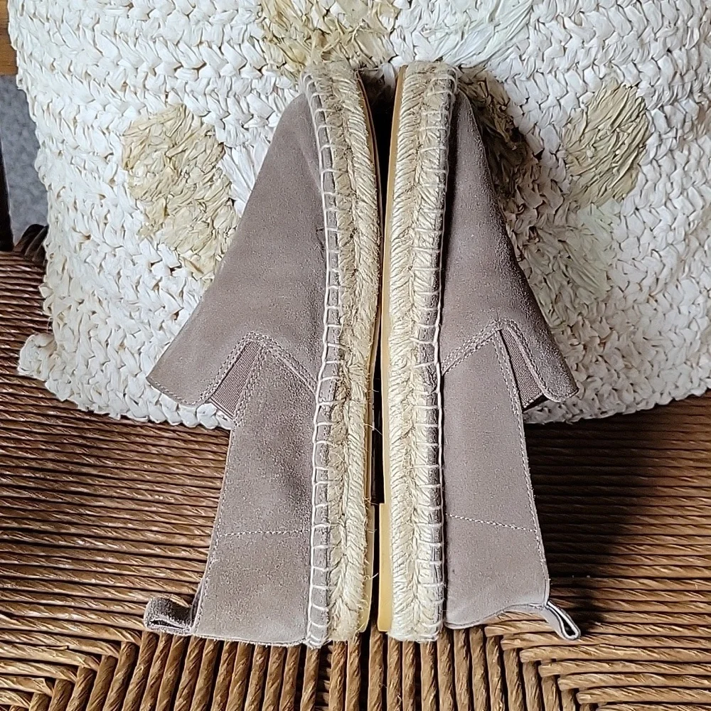 Vince Robin Espadrille Taupe Suede Flat Loafers, size 5M